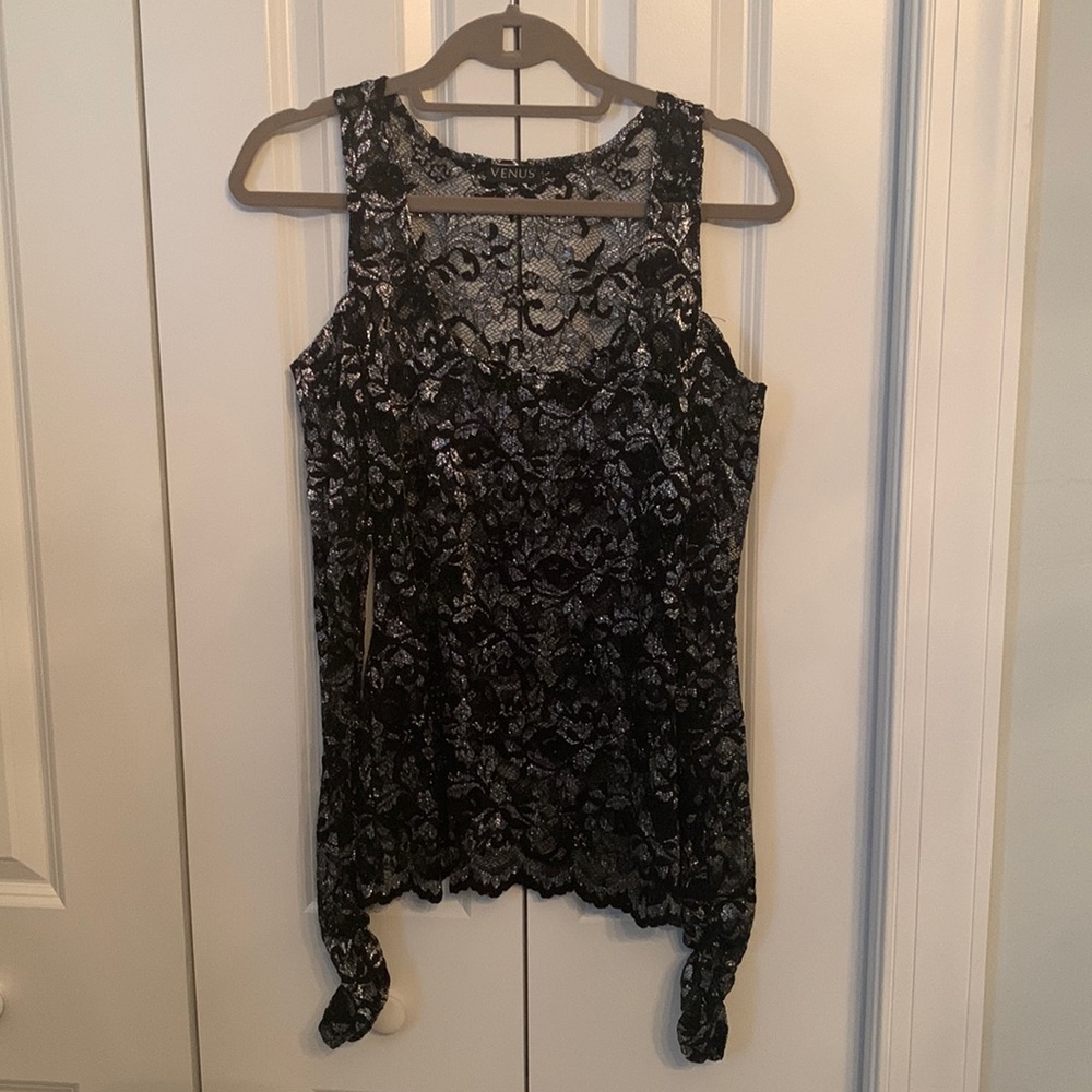 Venus. No tag size M. Worn once for holiday party.